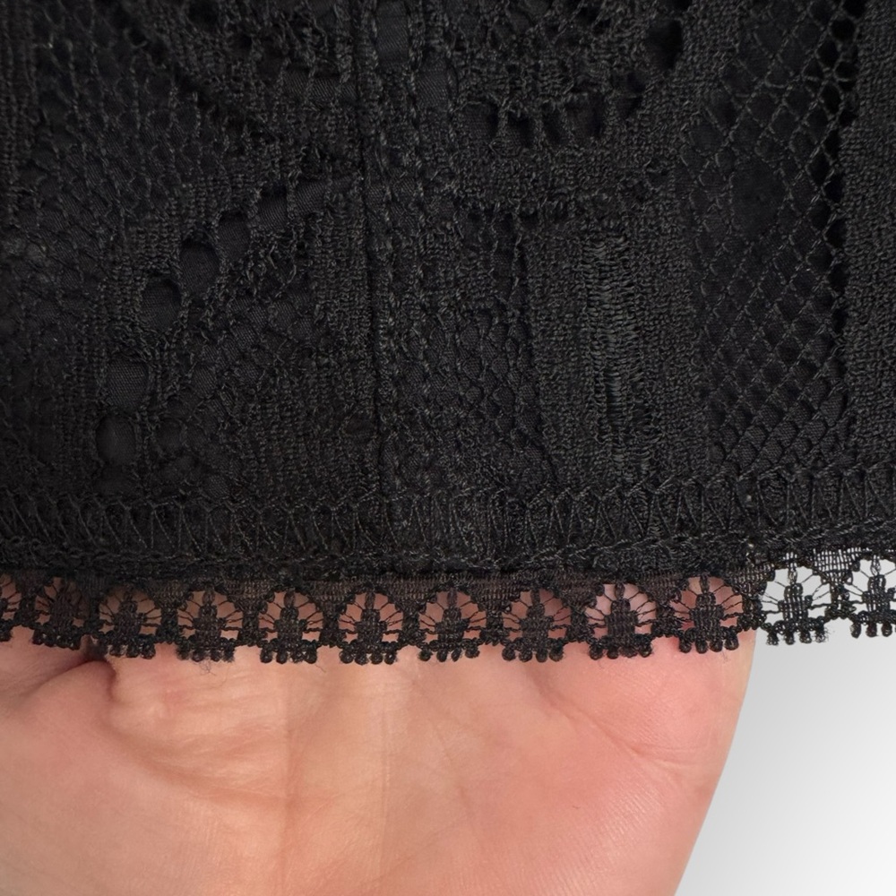 DOLCE & GABBANA Black Floral Lace Pencil Cut Skirt, Sz 28/42 - Picture 6 of 12